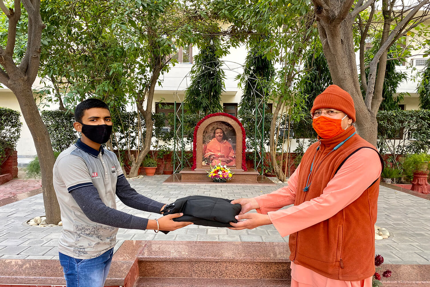 Chartiable activities of YSS during Janmotsav of Paramahansa Yogananda Chartiable activities of YSS during Janmotsav of Paramahansa Yogananda