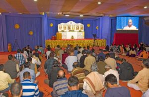 Swami Madhavananda conducts Hong-Sau technique class