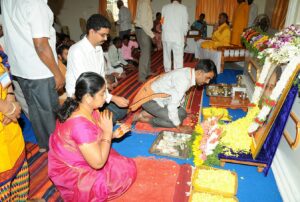 Devotees come forward for pushpanjali, Anantapur.