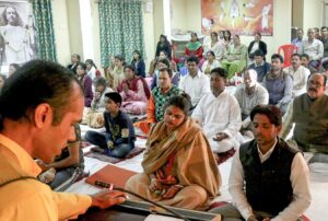 Brahmachari Alokananda leads chanting and meditation, Jabalpur.