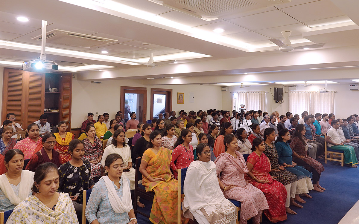 A section of attendees during a guided meditation session at the Chennai Kendra.