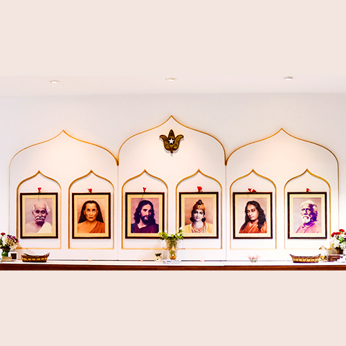 Yogoda-Satsanga-Sakha-Ashram-Chennai-Dhyana-Mandir-Altar-Image