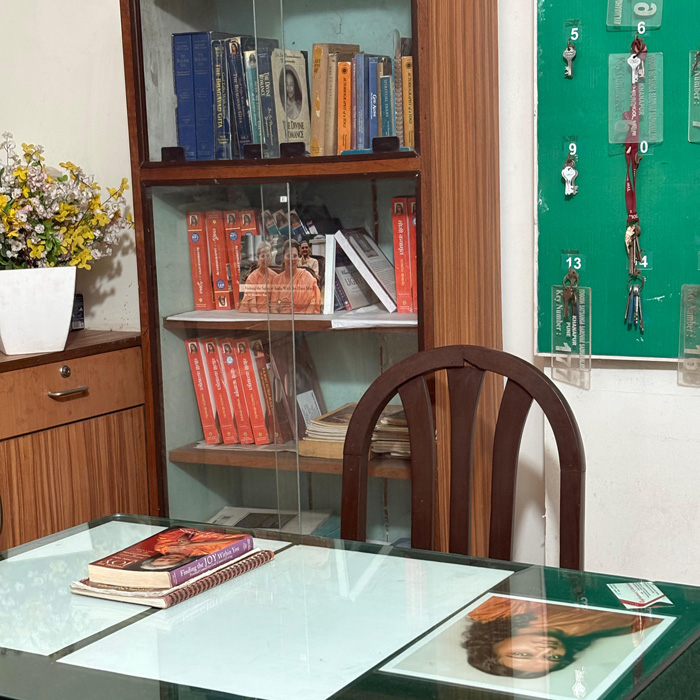 YSS Pune Retreat – Library