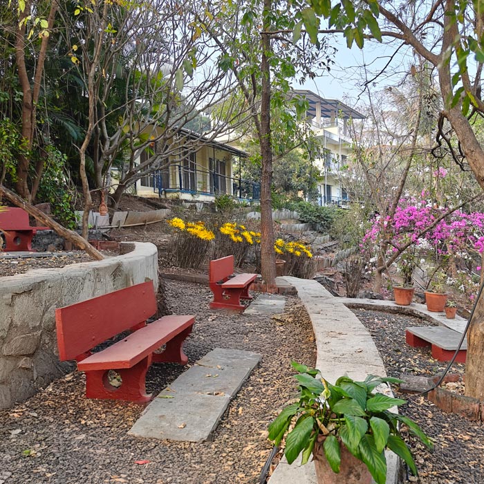 YSS Pune Retreat – Spacious Lawns