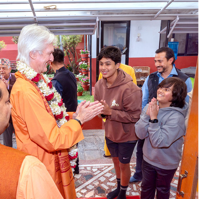 Little ones greet Swami Chidanandaji upon his arrival in Nepal.