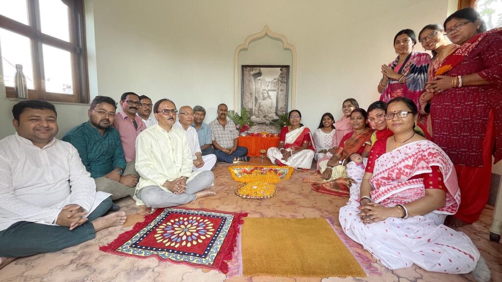 yss dihika retreat foundation day devotees at smriti sthal