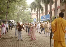 Brahmachari Nirliptananda leads the Energization Exercises at Delhi kendra…