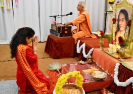 Devotees come forward for pushpanjali, Dwarahat.