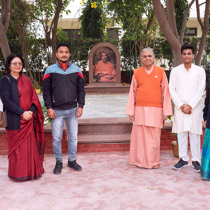 YSS Noida Ashram – Coaching for Students