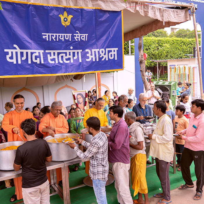 YSS Noida Ashram – Narayan Seva