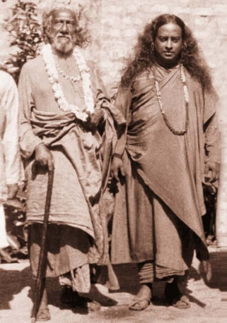 YSS-Bookstore-Sri-Sri-Swami-Sri-Yukteswarji-and-Sri-Sri-Paramahansa-Yogananda-in-Calcutta-1935- (1)