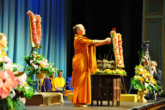 Sister Preeti speaking during Daya Mata memorial service