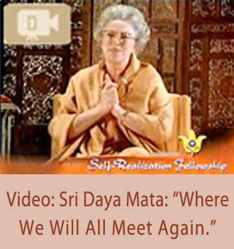 Daya mata giving a satsanga.