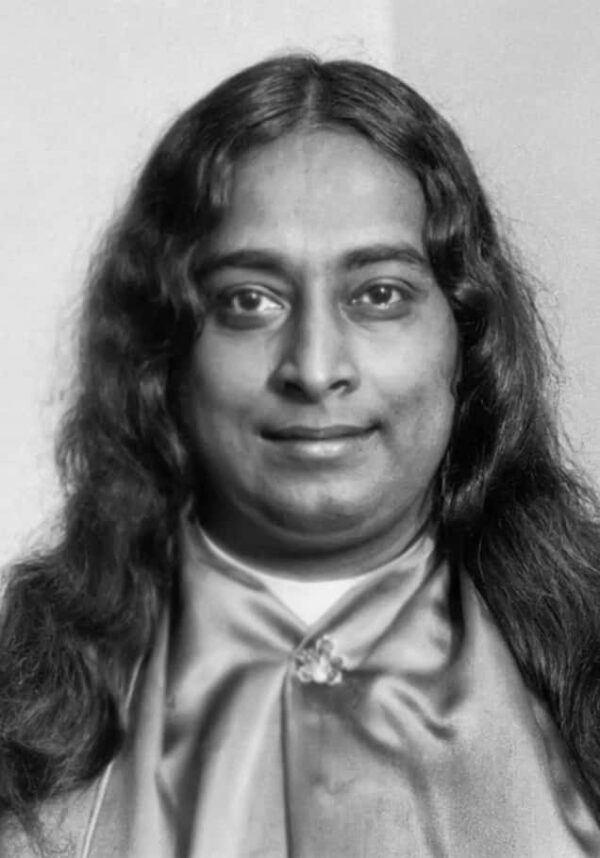 paramahansa-yogananda-in-washington-d-c-1927-photo-regular-yss-front.jpg
