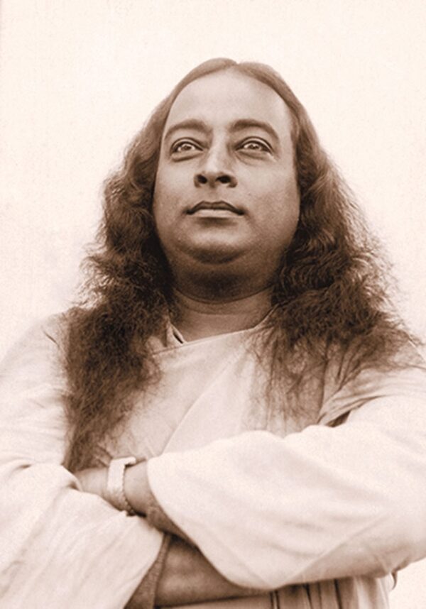 sri-sri-paramahansa-yogananda-in-mysore-india-1935-photo-regular-yss-front.jpg