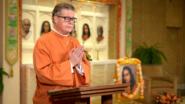 Giving Thanks for Life’s Blessings: Attitudes of a Yogi by Swami Jayananda Giri